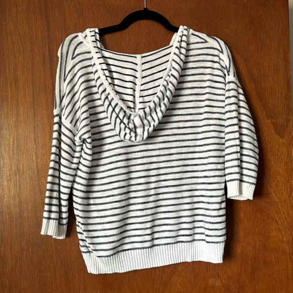 GAP Sweater w/ Hood - Picture 3 of 3